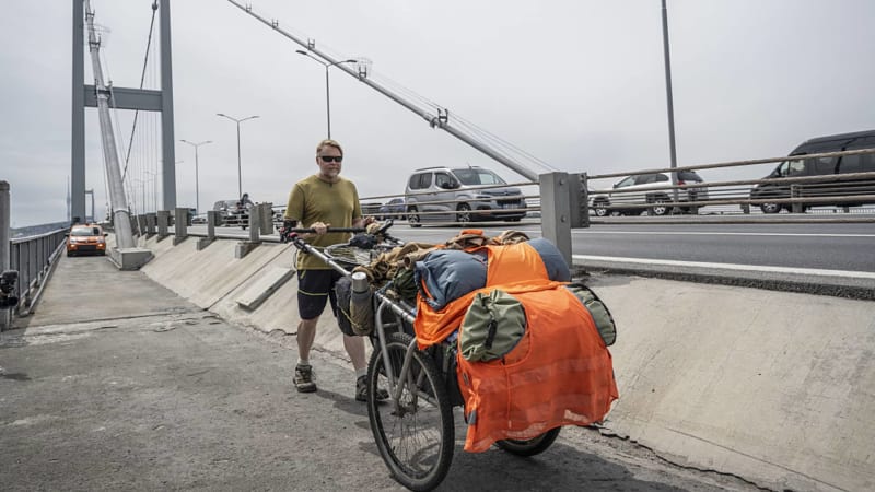 Walking the World: One Man's 27-Year Journey of Discovery and Determination