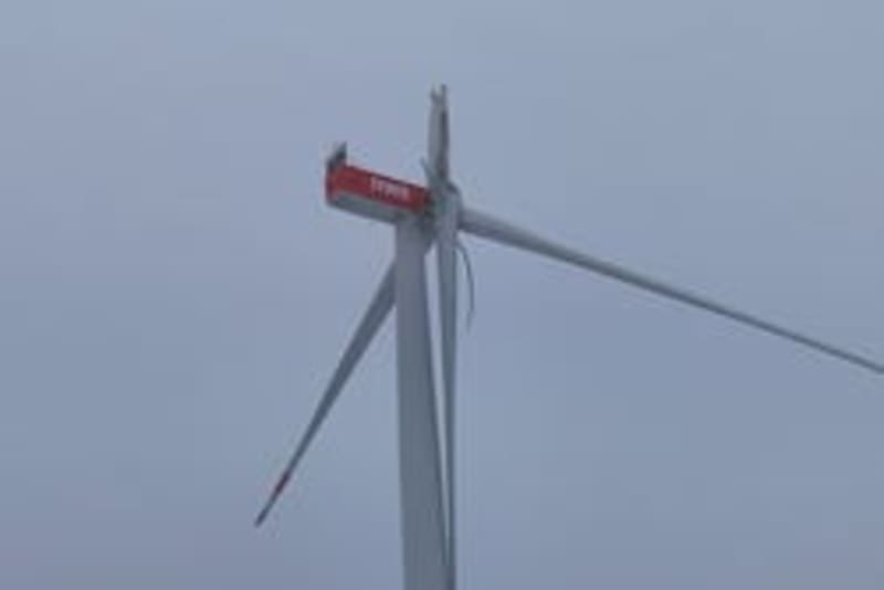 Japan Makes Clean Energy History with Groundbreaking Floating Wind Farm - Image 4