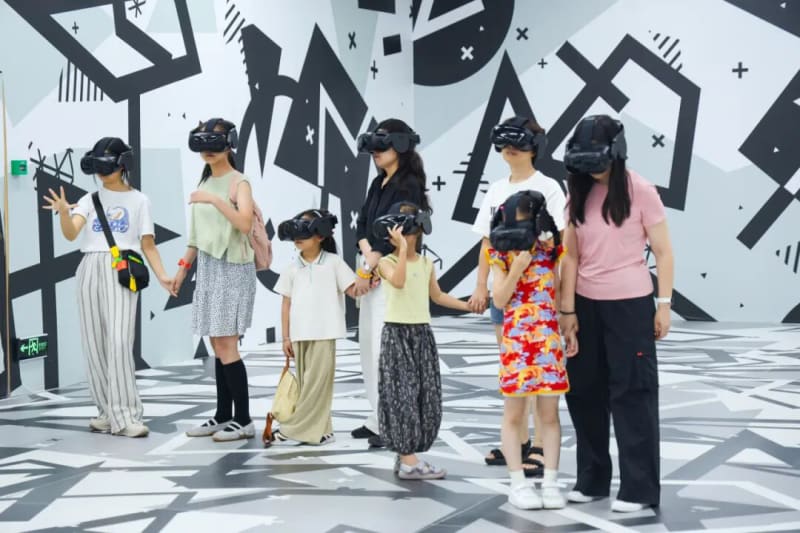 China's VR Boom Brings Virtual Worlds to Life by Walking - Image 4