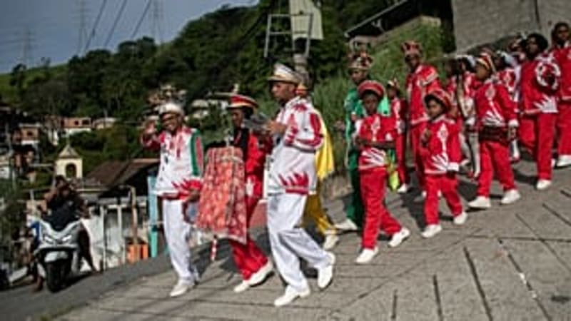 Rio Favela Community Unites in Joyful Three Kings Day Celebration - Image 3