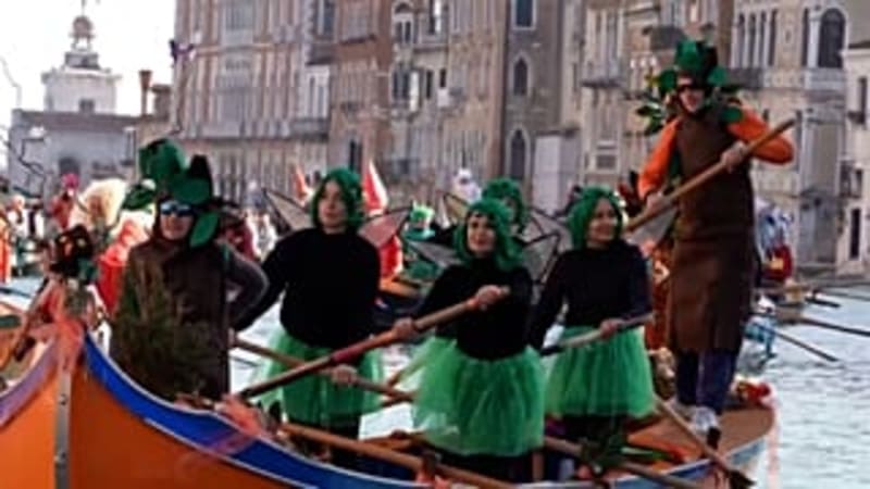Venice Carnival Opens With Floating Parade on Grand Canal - Image 3
