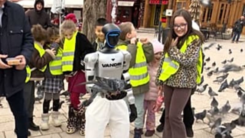 Bosnia Debuts Roby, First Humanoid Robot in Sarajevo - Image 3