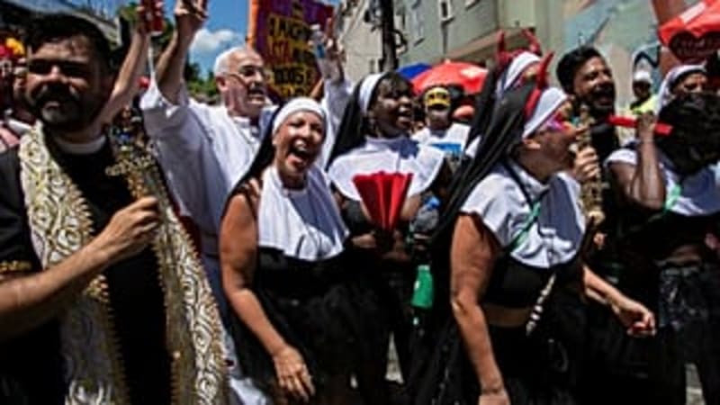 Rio's Carnival Kicks Off With Nun-Themed Street Party - Image 3