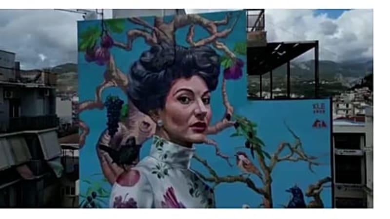 100K Plastic Lids Create World's Tallest Recycled Mural - Image 2