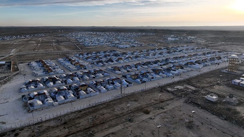 Syria Relocates 24,000 From Desert Camp to Better Facilities