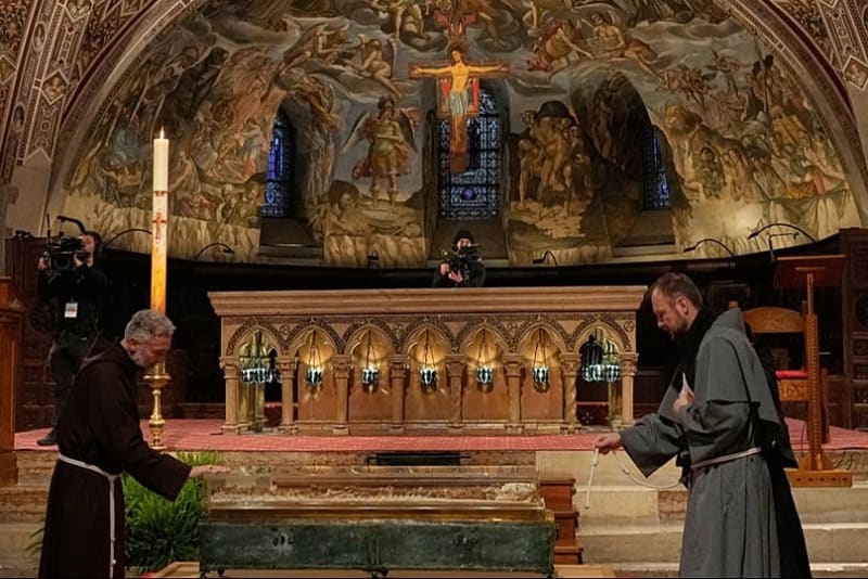 400,000 Register to See St. Francis Remains in Assisi - Image 3