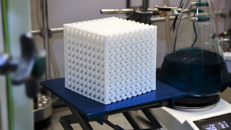 Chemical Sponge Captures 100% of Minerals From Waste Water