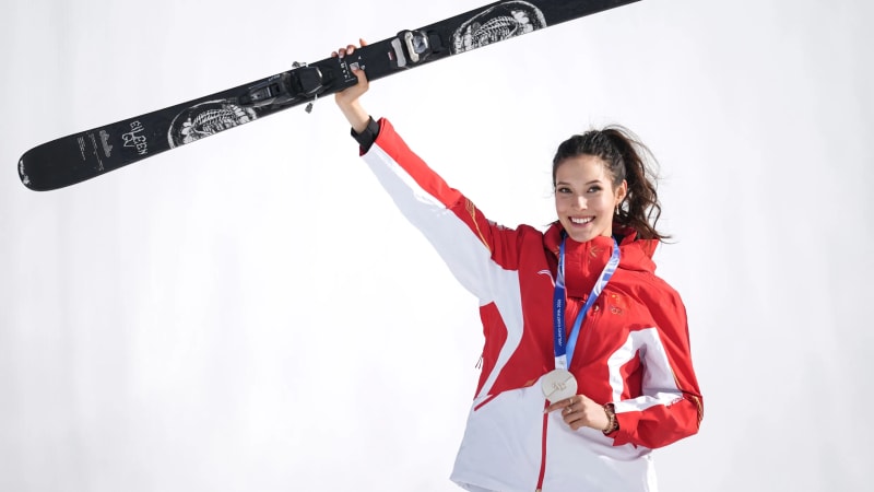 Olympian Eileen Gu Shuts Down Reporter's 'Lost Gold' Question