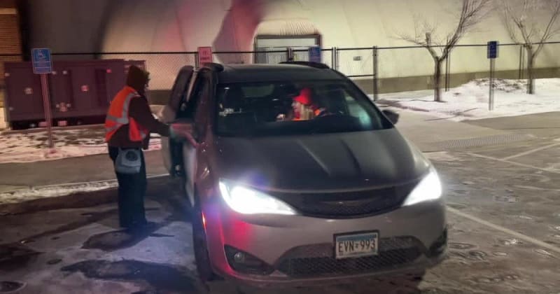 Minnesota Volunteers Help 100+ ICE Detainees Find Their Way Home