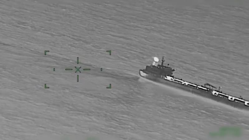 Coast Guard Saves 3 Sailors in 20-Foot Seas Off Florida - Image 4