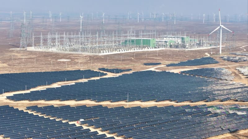 China's Solar Boom Cuts Emissions Despite Energy Growth