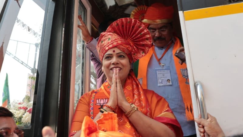 Mumbai's New Mayor Pledges to Serve, Not Sit