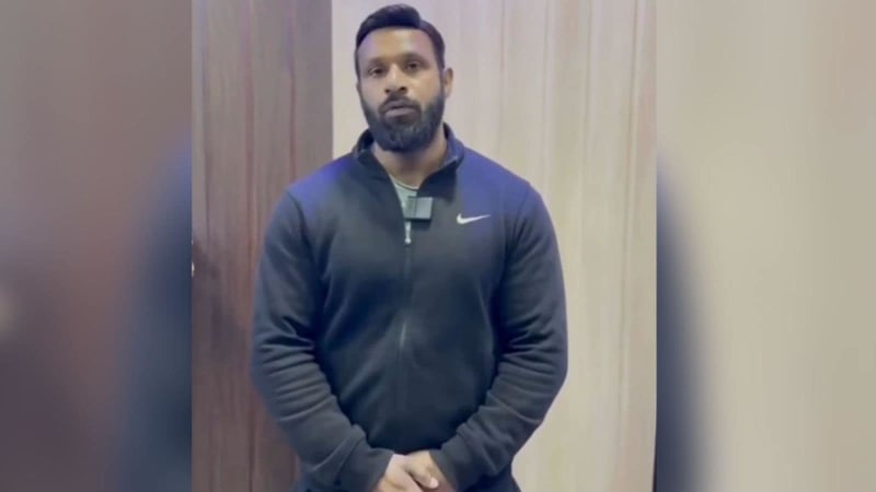 Gym Owner Stops Mob Harassment of Elderly Shopkeeper