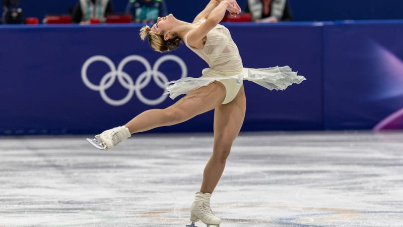 Alysa Liu Comforts Teammate Before Own Olympic Medal Skate - Image 3