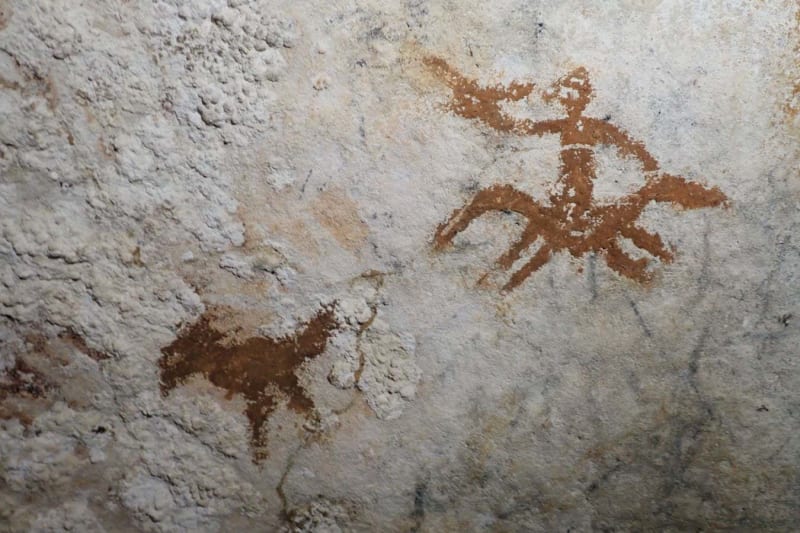 68,000-Year-Old Hand Art Shows Early Human Creativity - Image 4