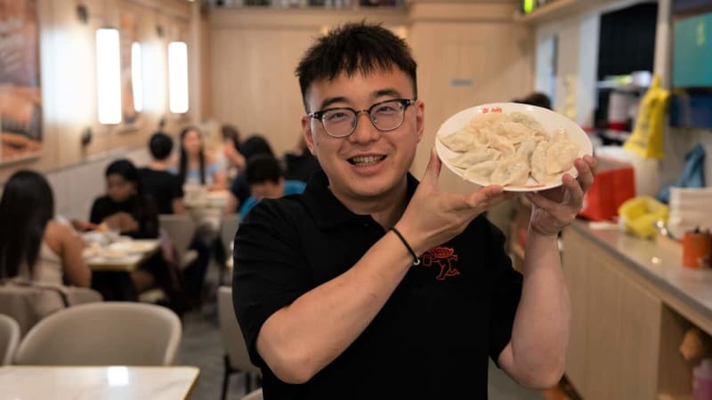 Gary Zhao Sells 2,500 Dumplings Daily in Melbourne