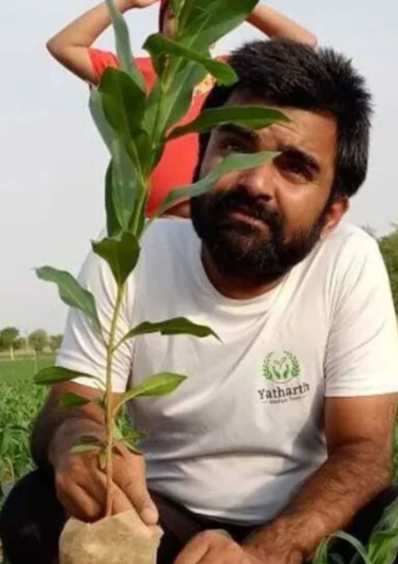 Engineer Plants 100,000 Trees Across Rajasthan Barefoot
