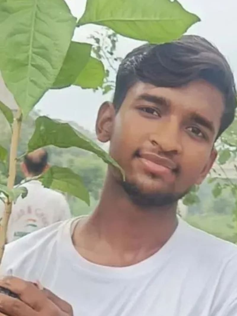 Delhi Student, 20, Helps 70 Waste Pickers Recycle 450 Tonnes