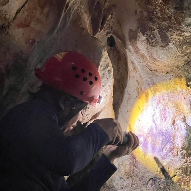 Indonesia Cave Hand Print Is World's Oldest Art at 67,800 - Image 2