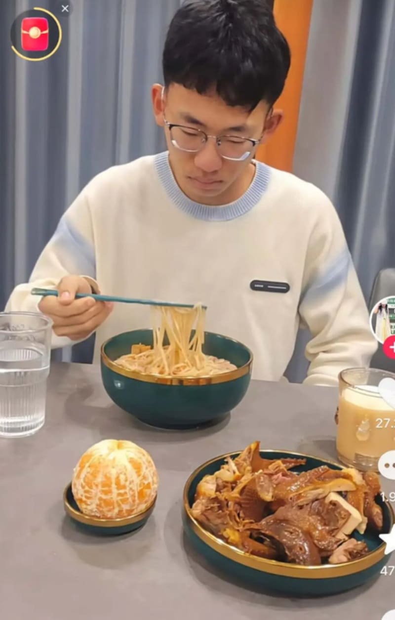 Mom's Wild Breakfasts Hit 900M Views After Online Critics - Image 3