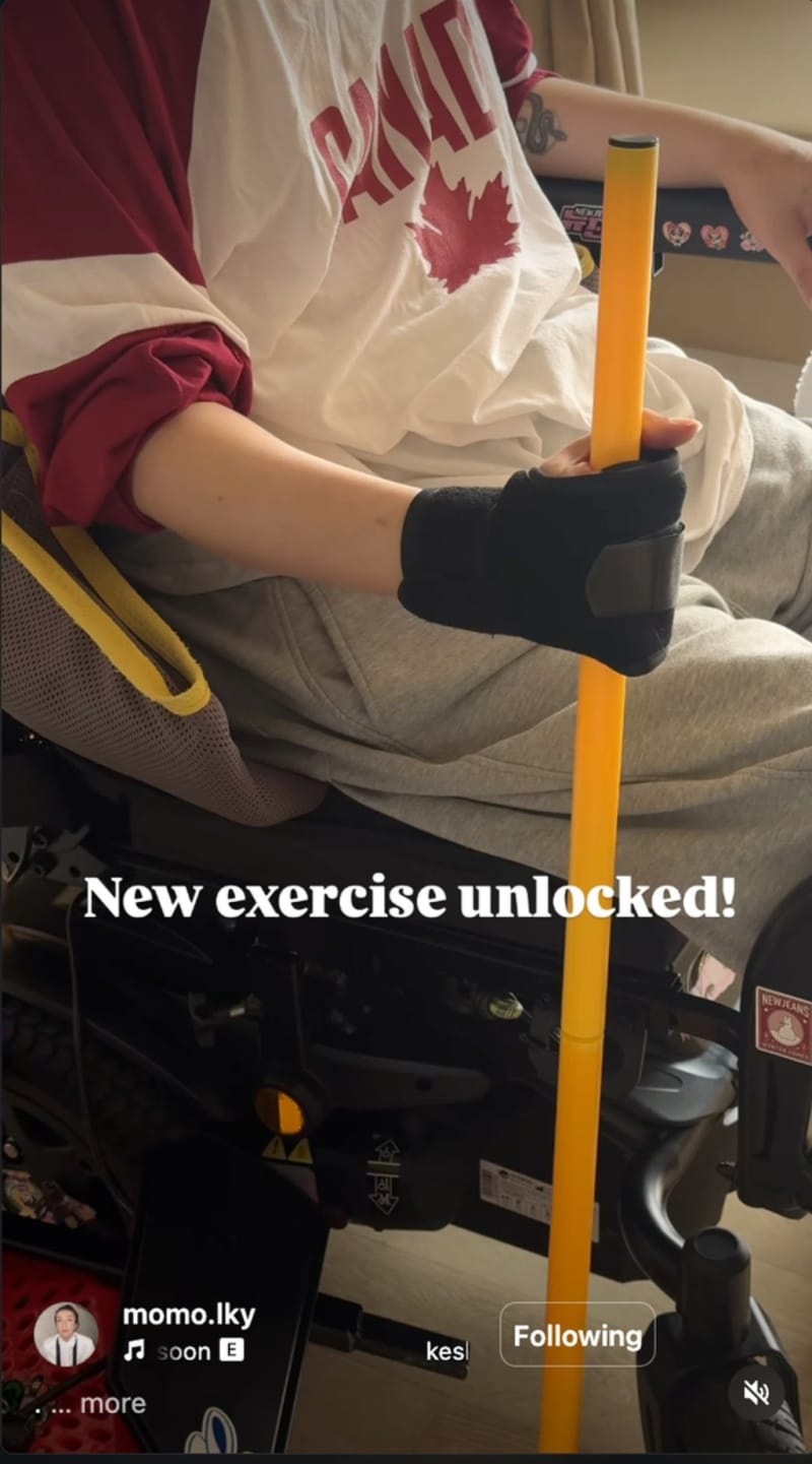 Hong Kong Dancer Mo Li Regains Arm Movement After 3.5 Years - Image 3
