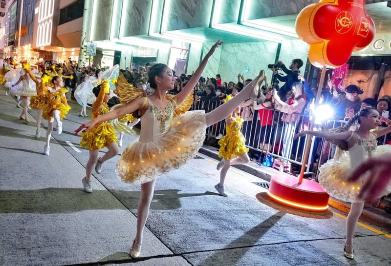 Thousands Pack Hong Kong for Year of the Horse Parade - Image 4