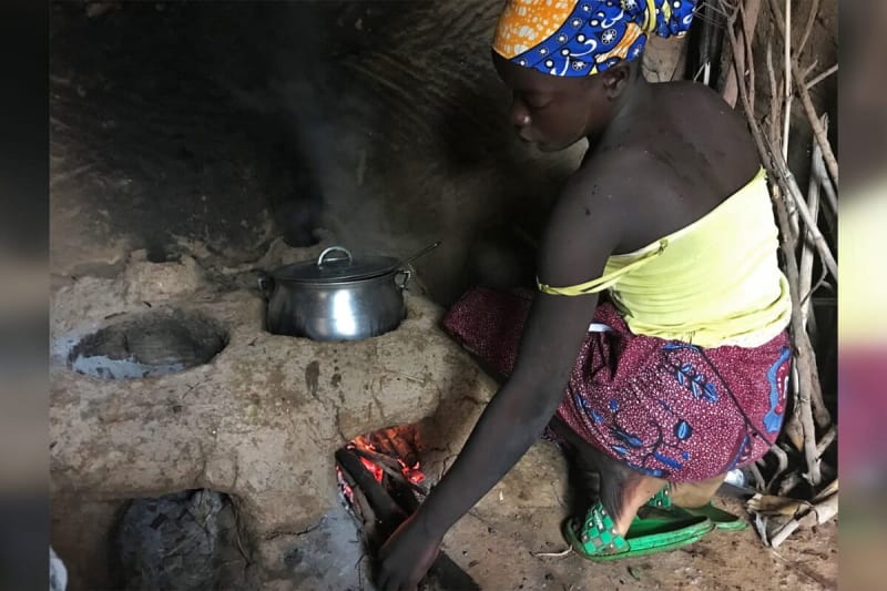 Cameroon Women Cut Firewood Use in Half With New Stoves - Image 2