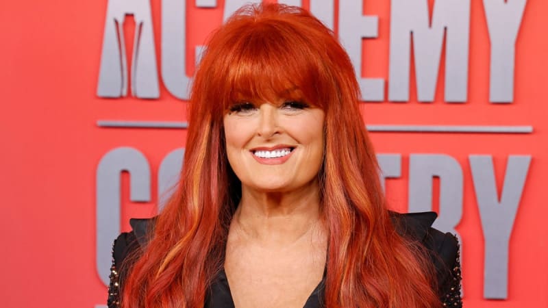 Wynonna Judd Captures Heartwarming Holiday Moments with Beloved Granddaughter