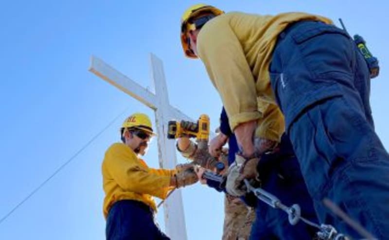 500+ Wreaths Recycled by Volunteers at King City Cemetery - Image 4