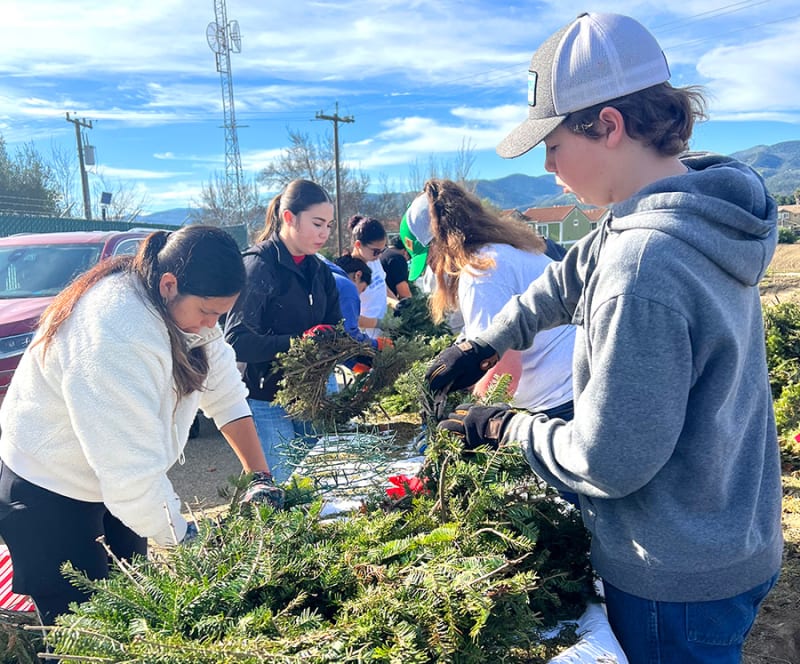 500+ Wreaths Recycled by Volunteers at King City Cemetery