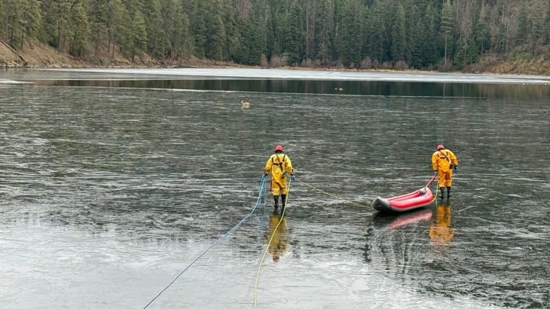 Firefighters Rescue Stranded Deer From Frozen Idaho Lake