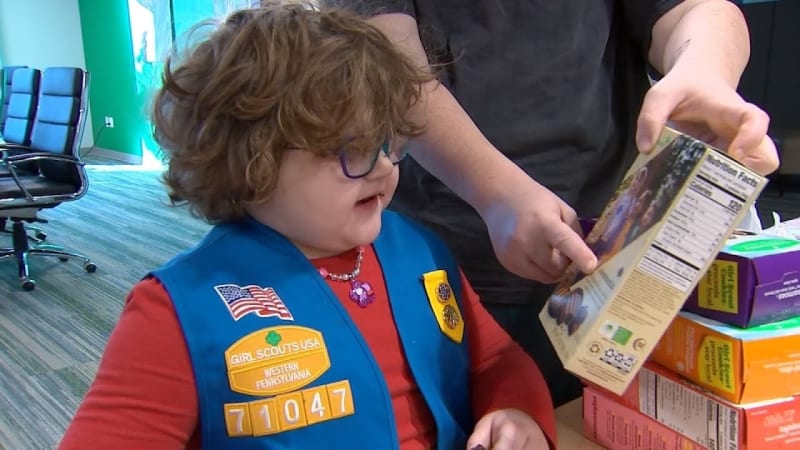 6-Year-Old Sells 100,000 Girl Scout Cookies, Breaks Record