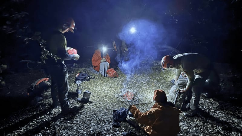 Hikers Saved After Smart Fire Trick Prevents Hypothermia - Image 3