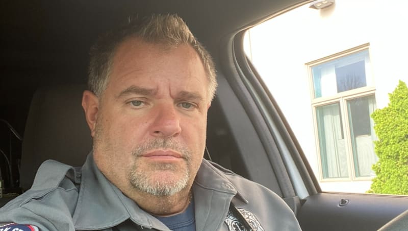 Paramedic Neighbor Chases Burglar, Saves Injured Man