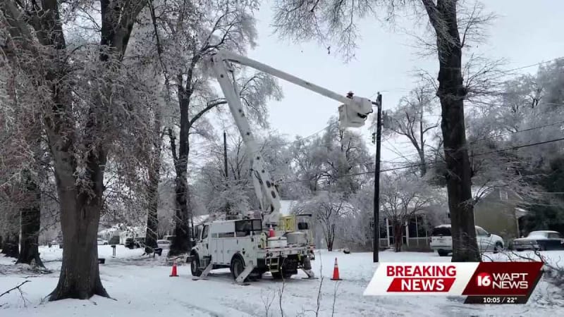 Volunteers in Mississippi packing meals of red beans and rice for winter storm recovery efforts