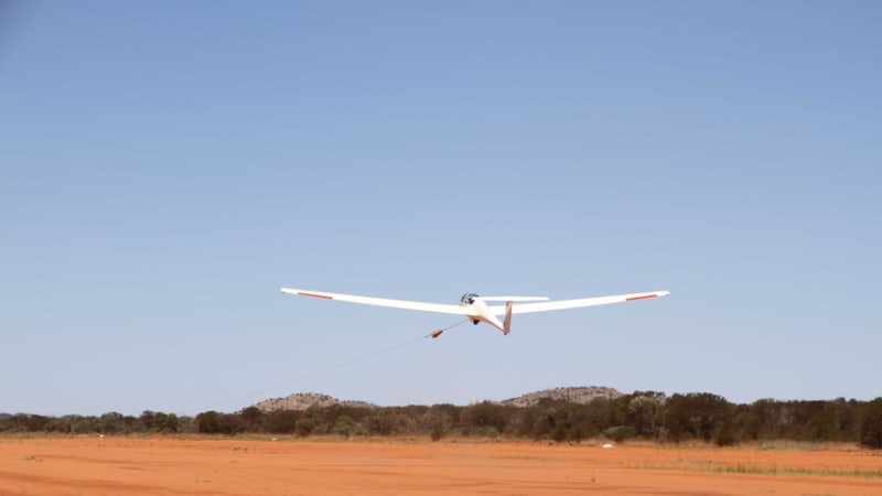 Pilot Flies 1,266km Without Engine in Australian Outback - Image 2
