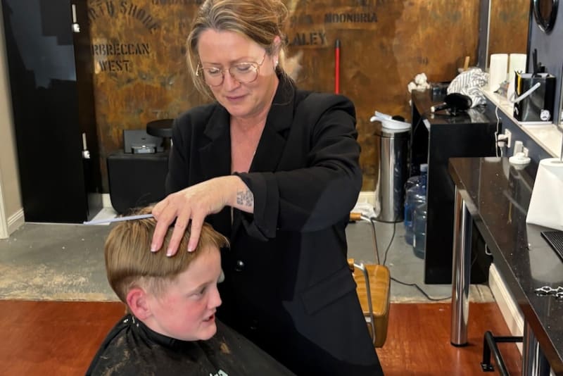 Mom Invents 'Bear Hug' Cape for Kids with Autism - Image 4