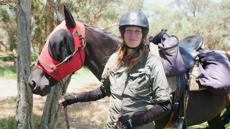 Woman and Wild Brumby Cross Australia in 8-Month Journey - Image 2