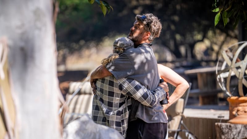 Fire Survivors Choose Gratitude Over Loss Near Adelaide - Image 5
