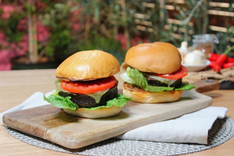 5 Simple Burger Recipes to Simplify Summer Dinners - Image 4