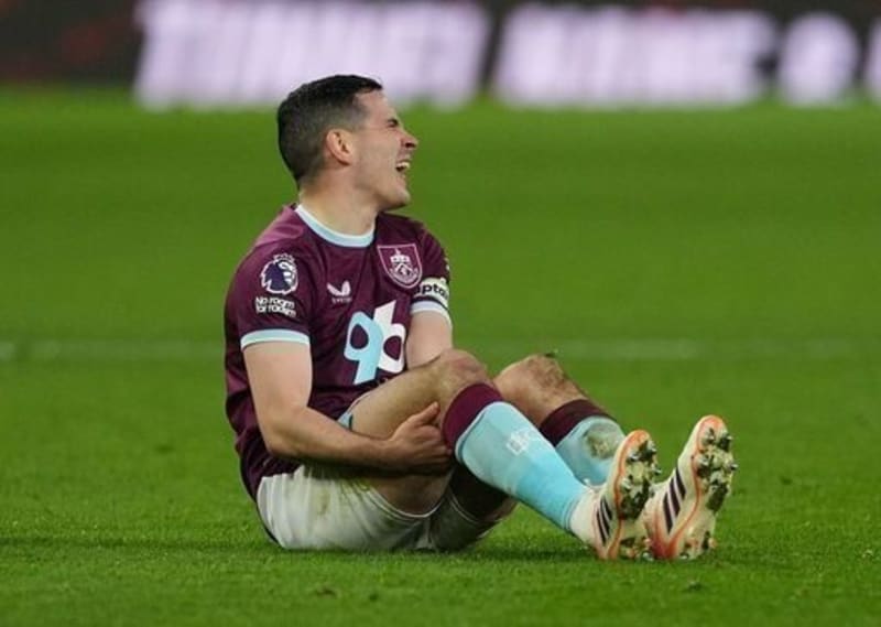 Burnley Show Fighting Spirit in Spirited Draw Against Manchester United - Image 4