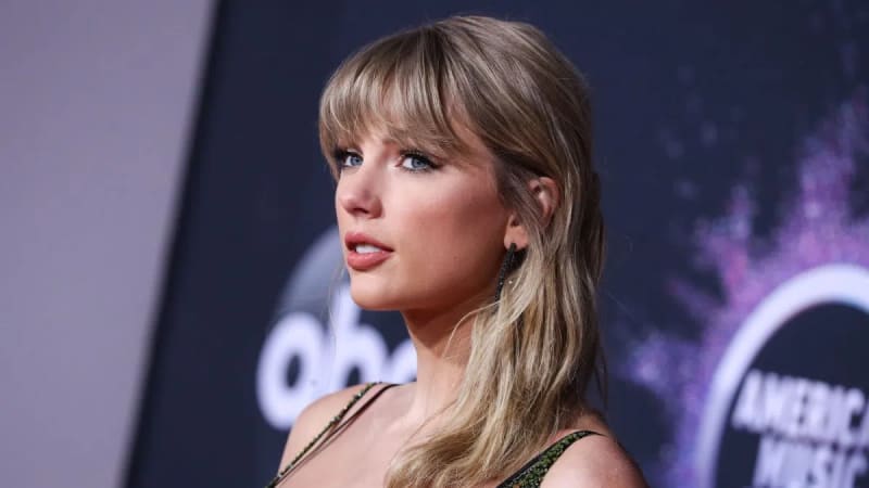 Olympic alpine skier Breezy Johnson celebrating engagement with social media support from Taylor Swift