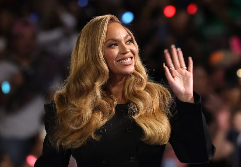 Beyoncé Breaks Billionaire Barrier: A Journey of Musical Mastery and Business Brilliance