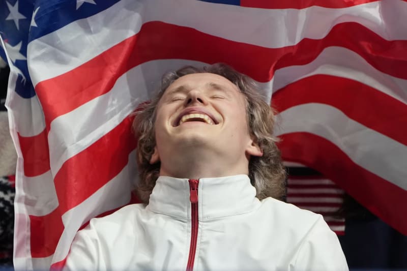 Japan Sweeps Gold at Milan Cortina Winter Olympics Day One - Image 2