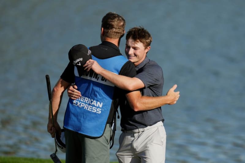 Teen Golfer Blades Brown Ties World No. 1 at AmEx - Image 2