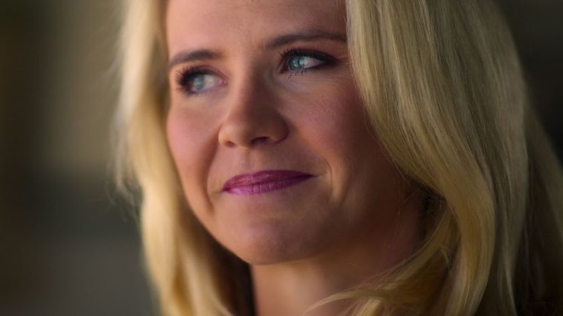 Elizabeth Smart smiling warmly, survivor advocate and speaker helping others heal from trauma