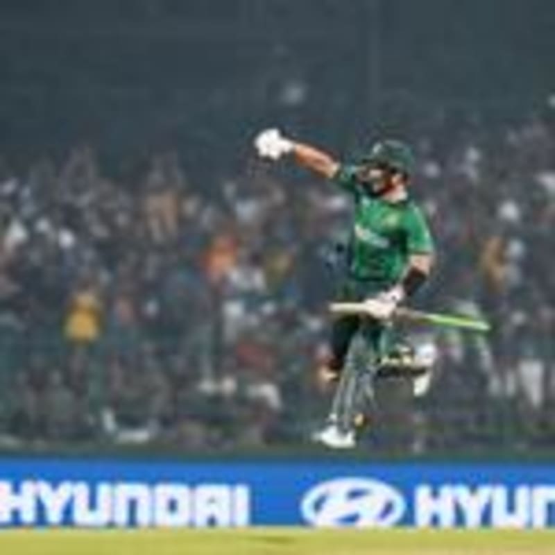 Pakistan's Near-Miss Sends New Zealand to T20 Semifinals - Image 5