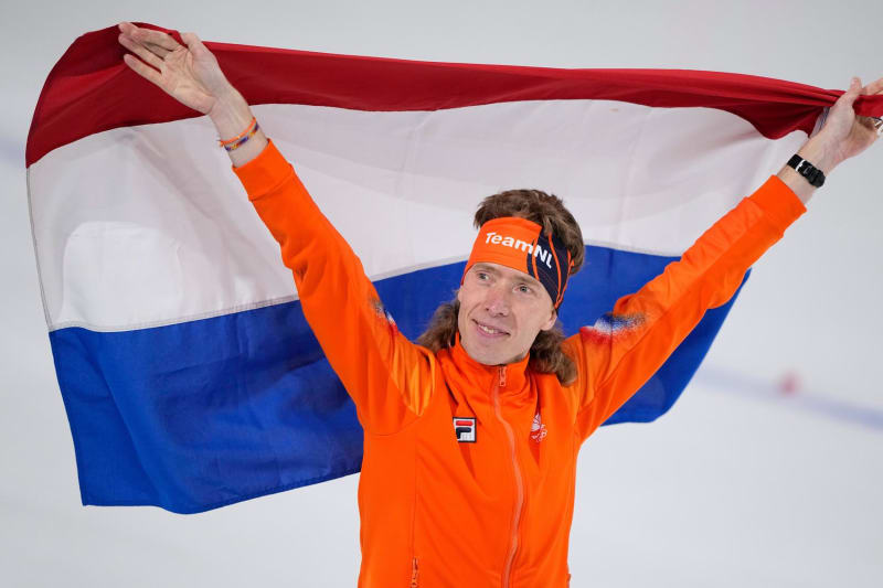 40-Year-Old Dutch Skater Becomes Oldest Olympic Gold Winner