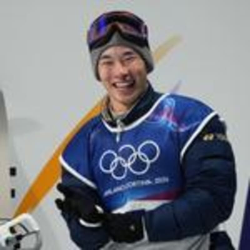 Japan Sweeps Gold and Silver in Olympic Snowboarding - Image 5