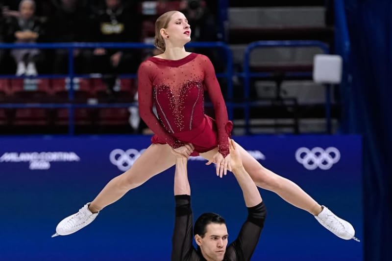 German Skaters Lead Olympics After Clean Performance - Image 2
